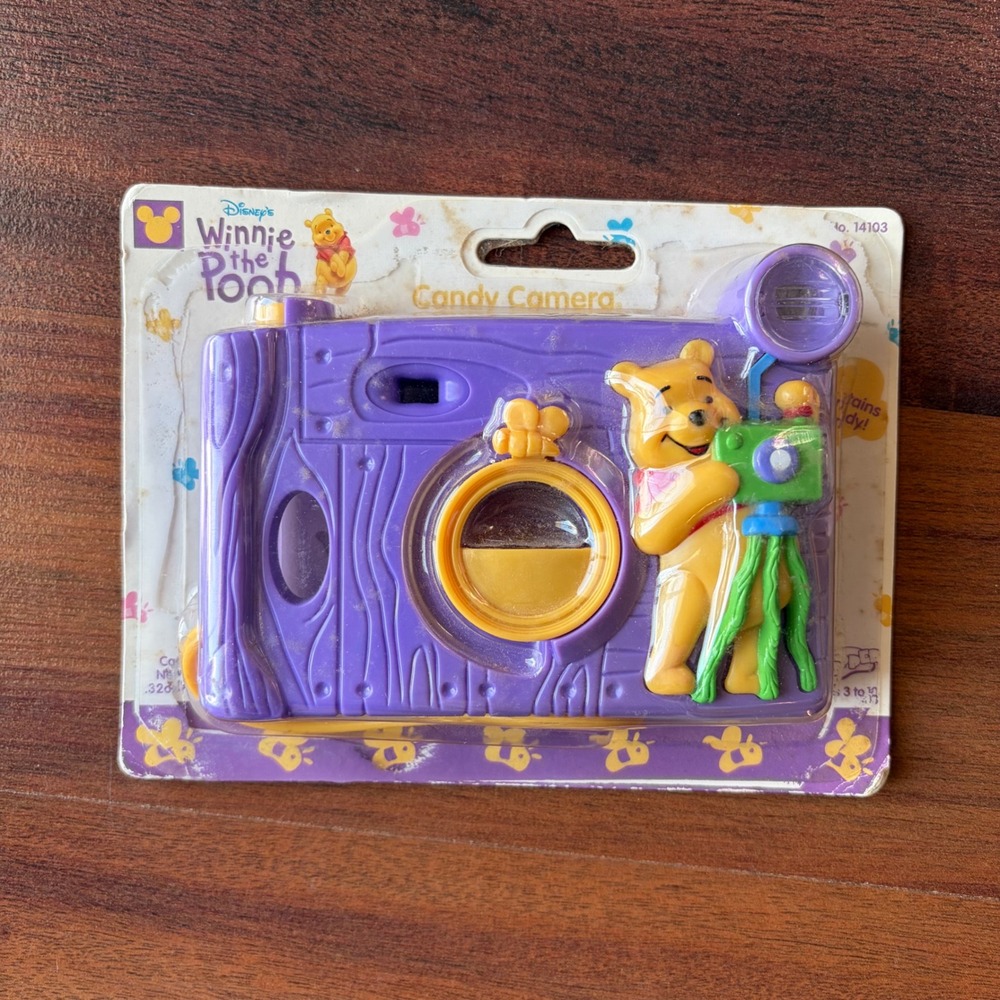 Vintage Disney Winnie the Pooh Candy Camera Purple Toy Dispenser Tapper 14103